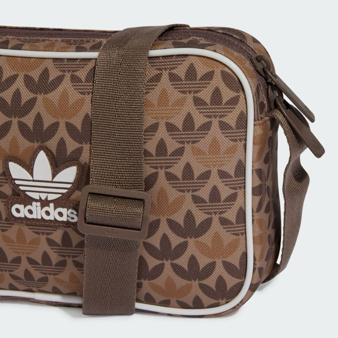 Originals（adidas）(オリジナルス)のadidasモノグラム ミニエアライナーバッグ レディースのバッグ(ショルダーバッグ)の商品写真