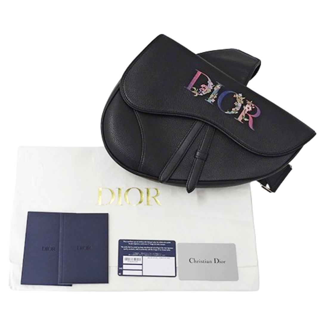 Christian Dior(クリスチャンディオール)のディオール Dior バッグ レディース ブランド ショルダーバッグ サドルバッグ レザー ブラック フラワー ロゴ 刺繍 黒 おしゃれ コンパクト ミニバッグ 【中古】 レディースのバッグ(ショルダーバッグ)の商品写真