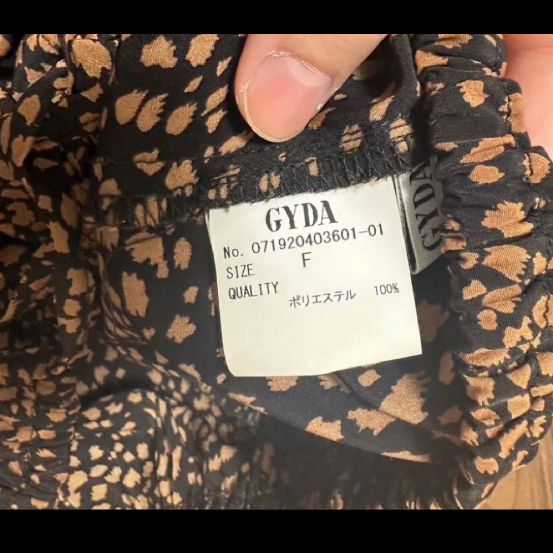 GYDA(ジェイダ)のGYDA レオパードギャザーTOPS レディースのトップス(シャツ/ブラウス(半袖/袖なし))の商品写真