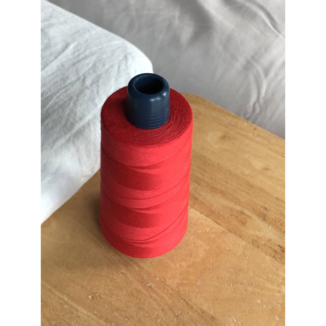 家庭用ミシンで使用可能です。工業用ミシン糸#60  ハンドメイドの素材/材料(生地/糸)の商品写真