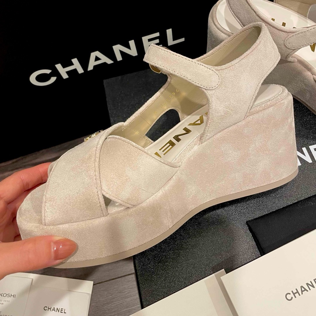 CHANEL(シャネル)のCHANEL 24p ccサンダル スエードカーフスキン レディースの靴/シューズ(サンダル)の商品写真