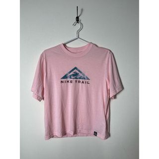 ナイキ(NIKE)のK535 NIKE TRAILピンクTシャツ (Tシャツ/カットソー(半袖/袖なし))