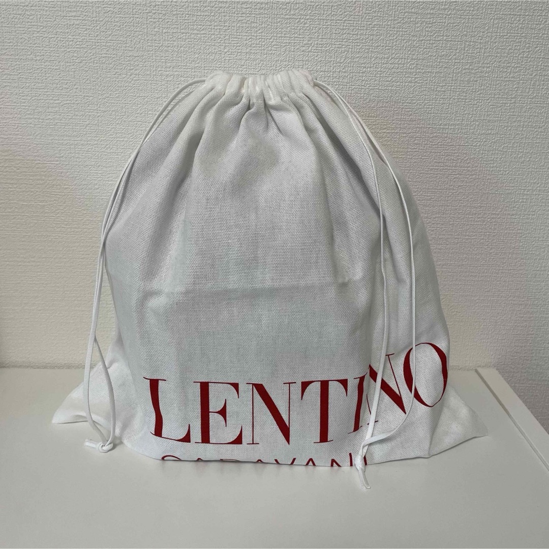 VALENTINO(ヴァレンティノ)の【新品未使用】VALENTINO バケットバッグ レディースのバッグ(ショルダーバッグ)の商品写真