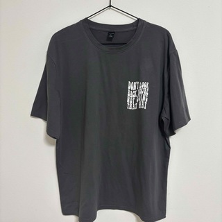 Tシャツ  ノーブランド　L size(Tシャツ/カットソー(半袖/袖なし))