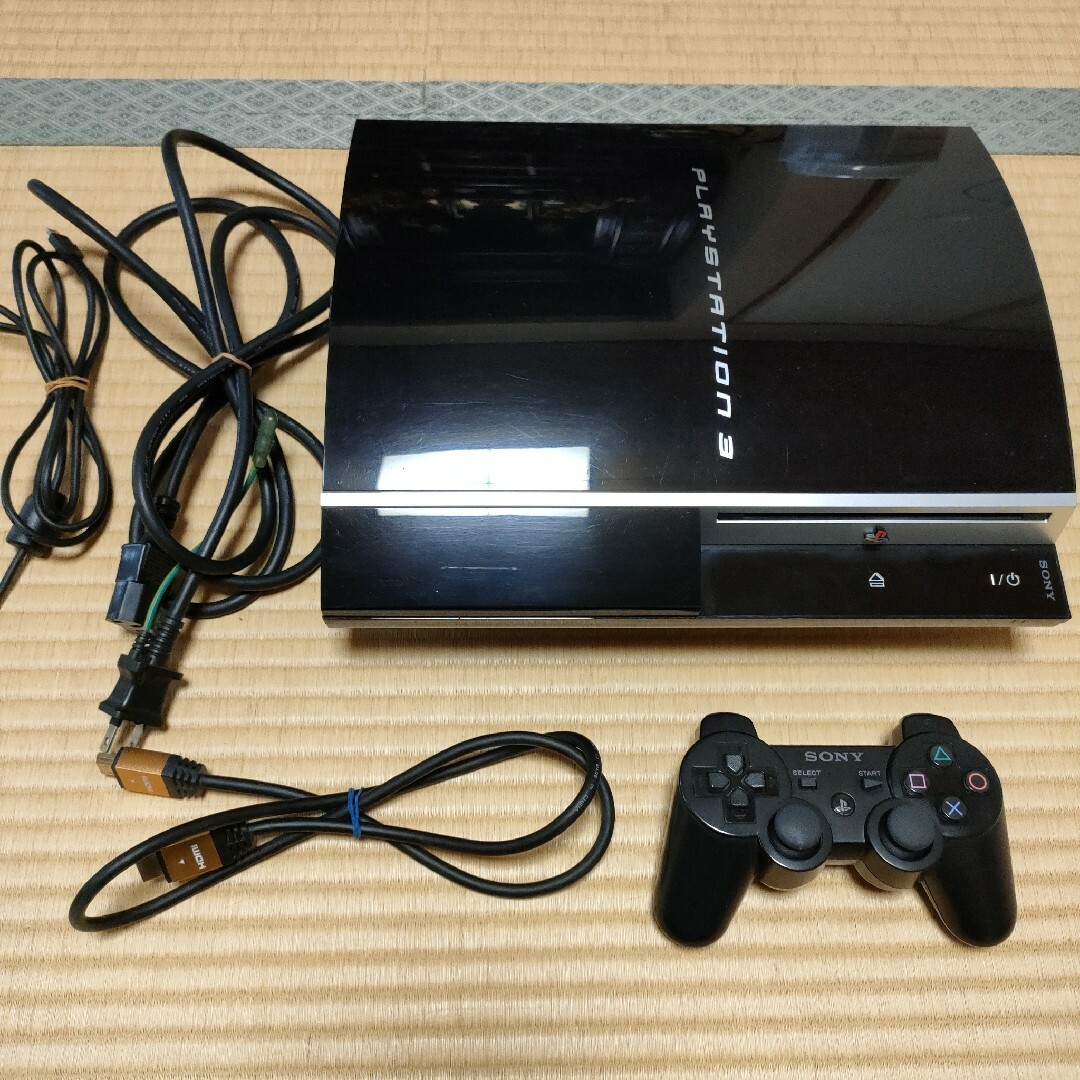 PS3 CECHL00 本体 コントローラー エンタメ/ホビーのゲームソフト/ゲーム機本体(家庭用ゲーム機本体)の商品写真