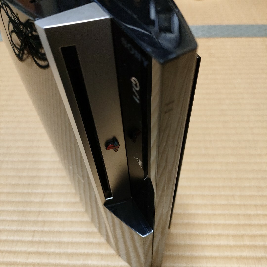 PS3 CECHL00 本体 コントローラー エンタメ/ホビーのゲームソフト/ゲーム機本体(家庭用ゲーム機本体)の商品写真