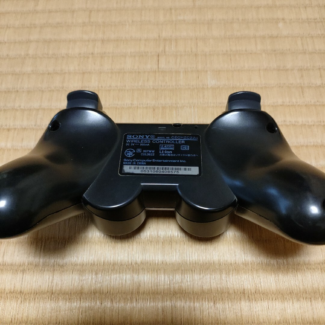 PS3 CECHL00 本体 コントローラー エンタメ/ホビーのゲームソフト/ゲーム機本体(家庭用ゲーム機本体)の商品写真