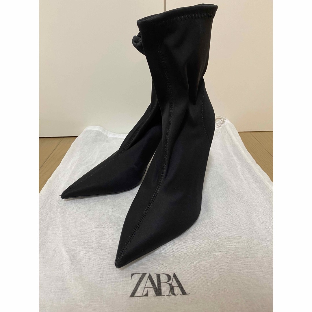 ZARA(ザラ)の新品タグ付き☆ZARA ポインテッドトゥストレッチショートブーツ 37 レディースの靴/シューズ(ブーツ)の商品写真