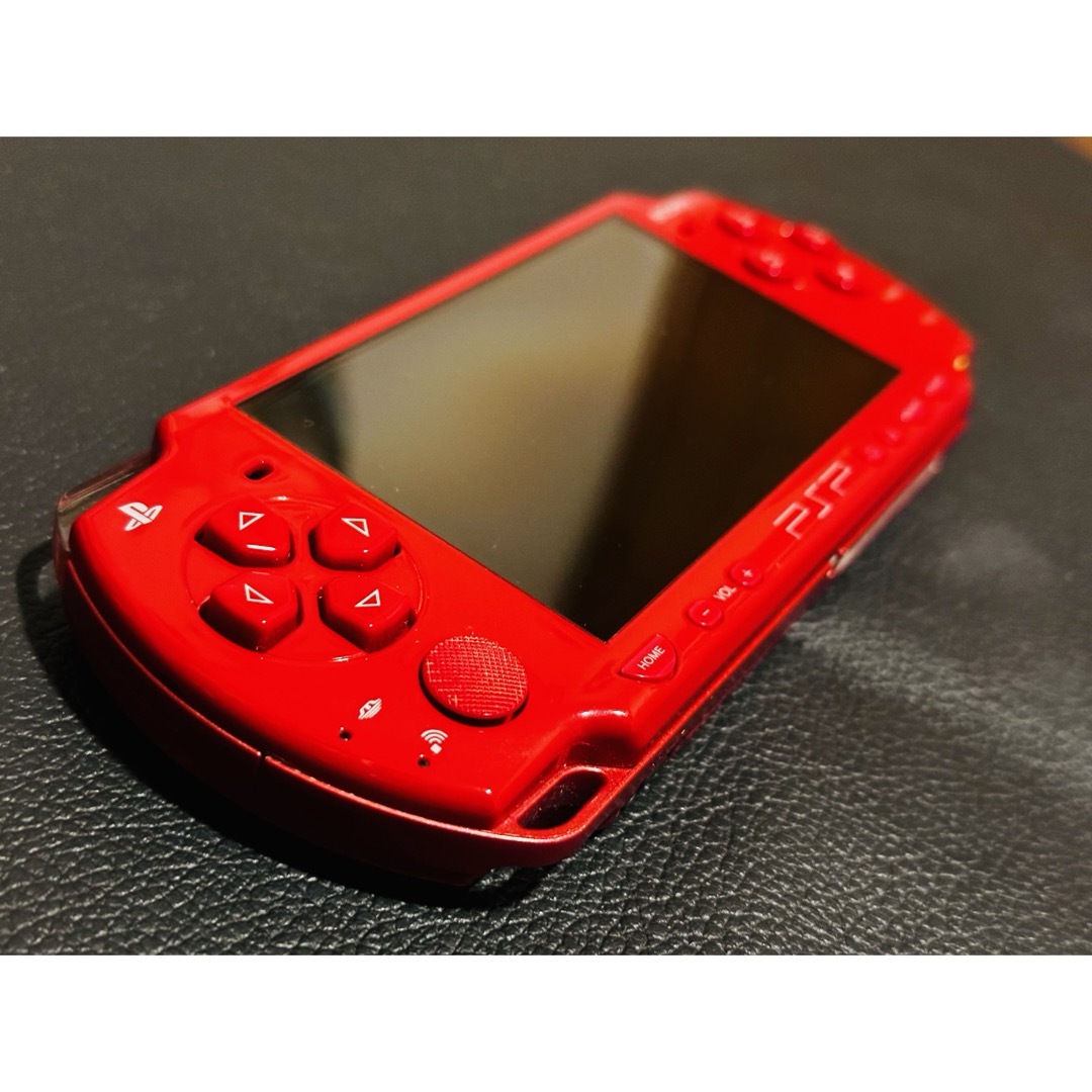 PSP3000 本体　レッド　ジャンク品扱い エンタメ/ホビーのゲームソフト/ゲーム機本体(携帯用ゲーム機本体)の商品写真