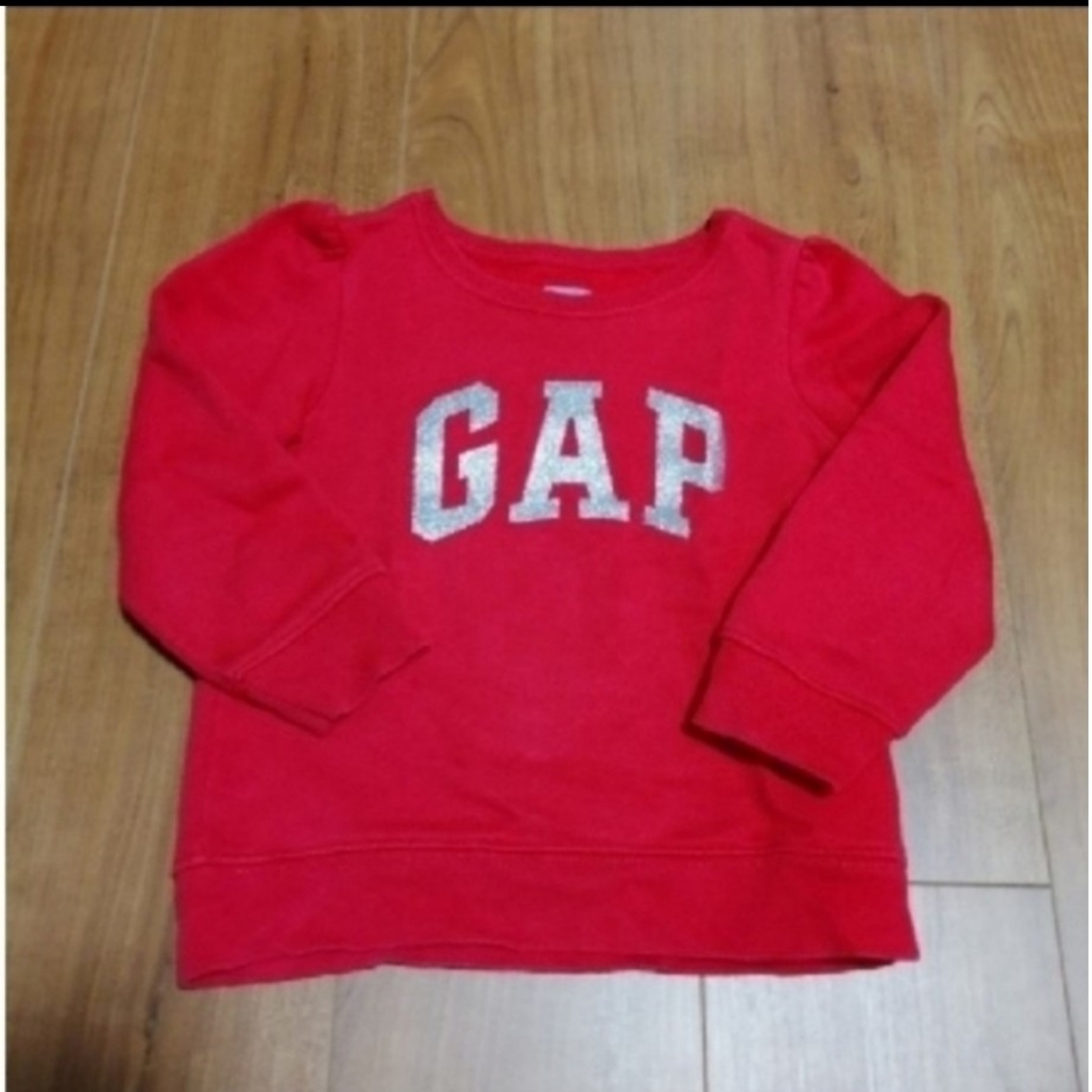 GAP(ギャップ)の☆GAP トレーナー 2枚セット 100 赤 アイボリー キッズ/ベビー/マタニティのキッズ服女の子用(90cm~)(Tシャツ/カットソー)の商品写真