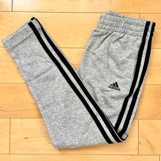 アディダス(adidas)のスウェットパンツ アディダス adidasキッズ 140cm 灰 ☆新品未使用(パンツ/スパッツ)