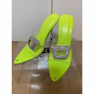 新品未使用☆YELLO ネオンカラークリアサンダル M(サンダル)