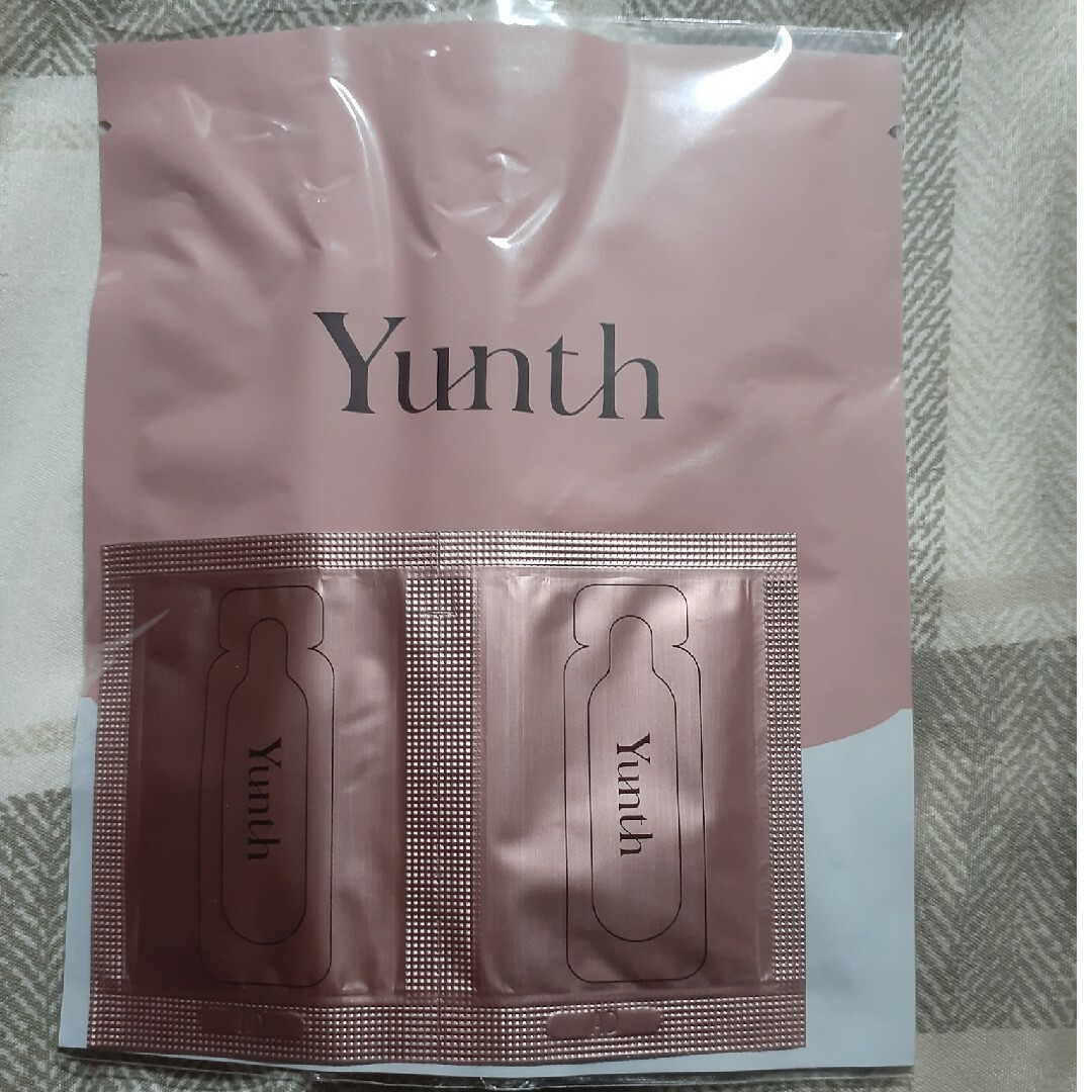 Yunth(ユンス)のYunth(ユンス) 生ビタミンC美白美容液 1ml×28包 導入美容液3点 コスメ/美容のスキンケア/基礎化粧品(美容液)の商品写真