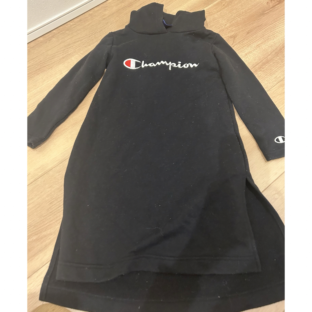 Champion(チャンピオン)のチャンピオンパーカーワンピース110cm キッズ/ベビー/マタニティのキッズ服女の子用(90cm~)(ワンピース)の商品写真