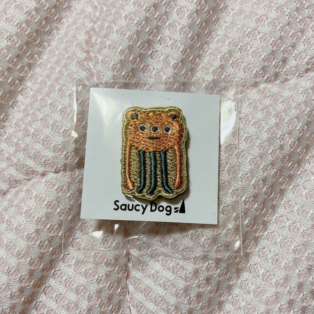 【Saucy Dog】カプセルトイ　ガチャガチャ　刺繍ピンバッジ　怪物 エンタメ/ホビーのタレントグッズ(ミュージシャン)の商品写真