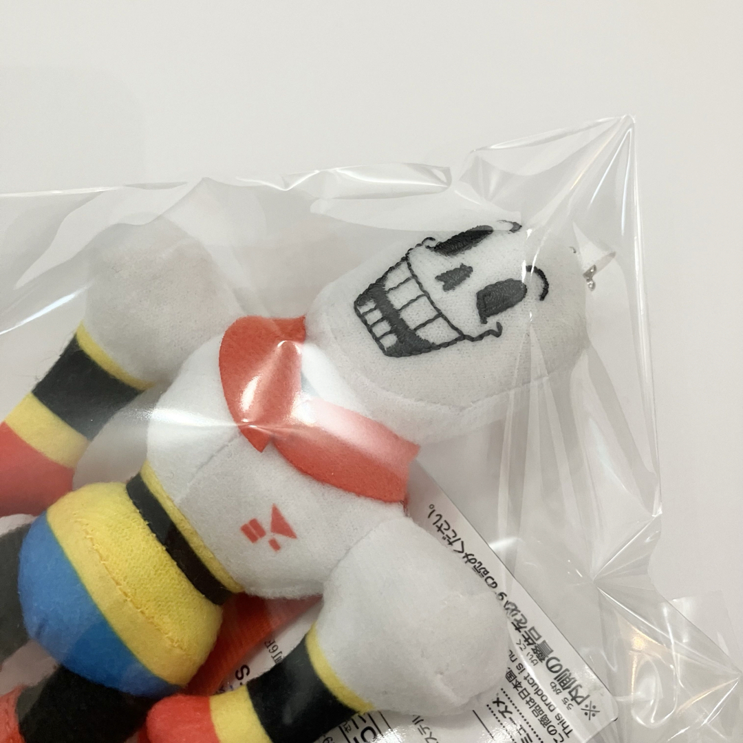 新品 UNDERTALE カバンに付けられるでっかいぬいぐるみ パピルス エンタメ/ホビーのおもちゃ/ぬいぐるみ(ぬいぐるみ)の商品写真