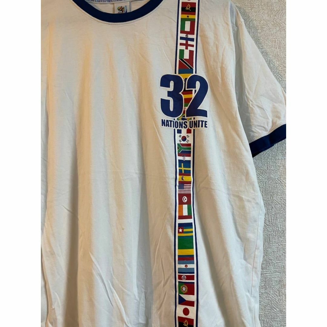 FIFA WORLD CUP2010　半袖　Tシャツ　サッカー　W杯 スポーツ/アウトドアのサッカー/フットサル(記念品/関連グッズ)の商品写真