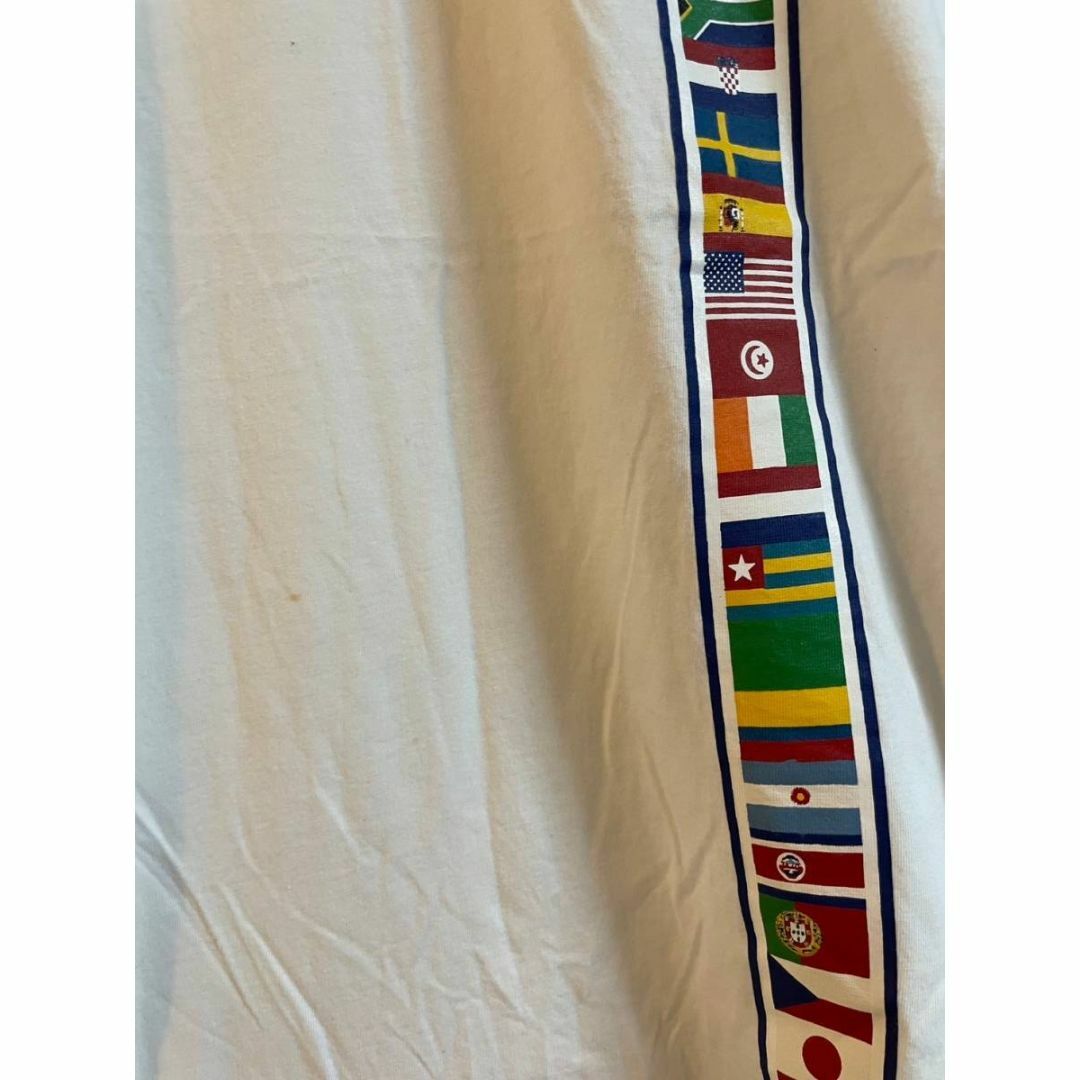 FIFA WORLD CUP2010　半袖　Tシャツ　サッカー　W杯 スポーツ/アウトドアのサッカー/フットサル(記念品/関連グッズ)の商品写真