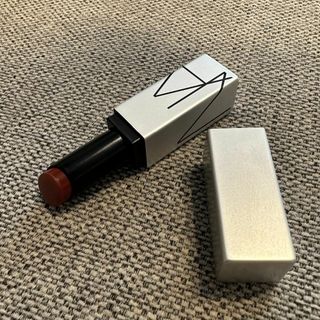 ナーズ(NARS)のNARS ソフトマット ティンティッドリップバーム 365 TOUCH ME(口紅)