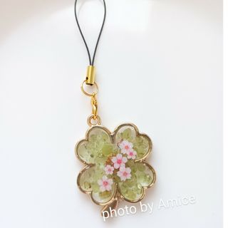 桜☆四つ葉のクローバーオルゴナイトに桜を添えて…♡春のオルゴナイト(その他)