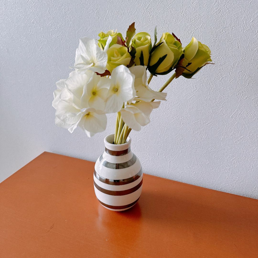 Kahler(ケーラー)のケーラー オマジオ フラワーベース Sサイズ シルバー KAHLER 花瓶 インテリア/住まい/日用品のインテリア小物(花瓶)の商品写真