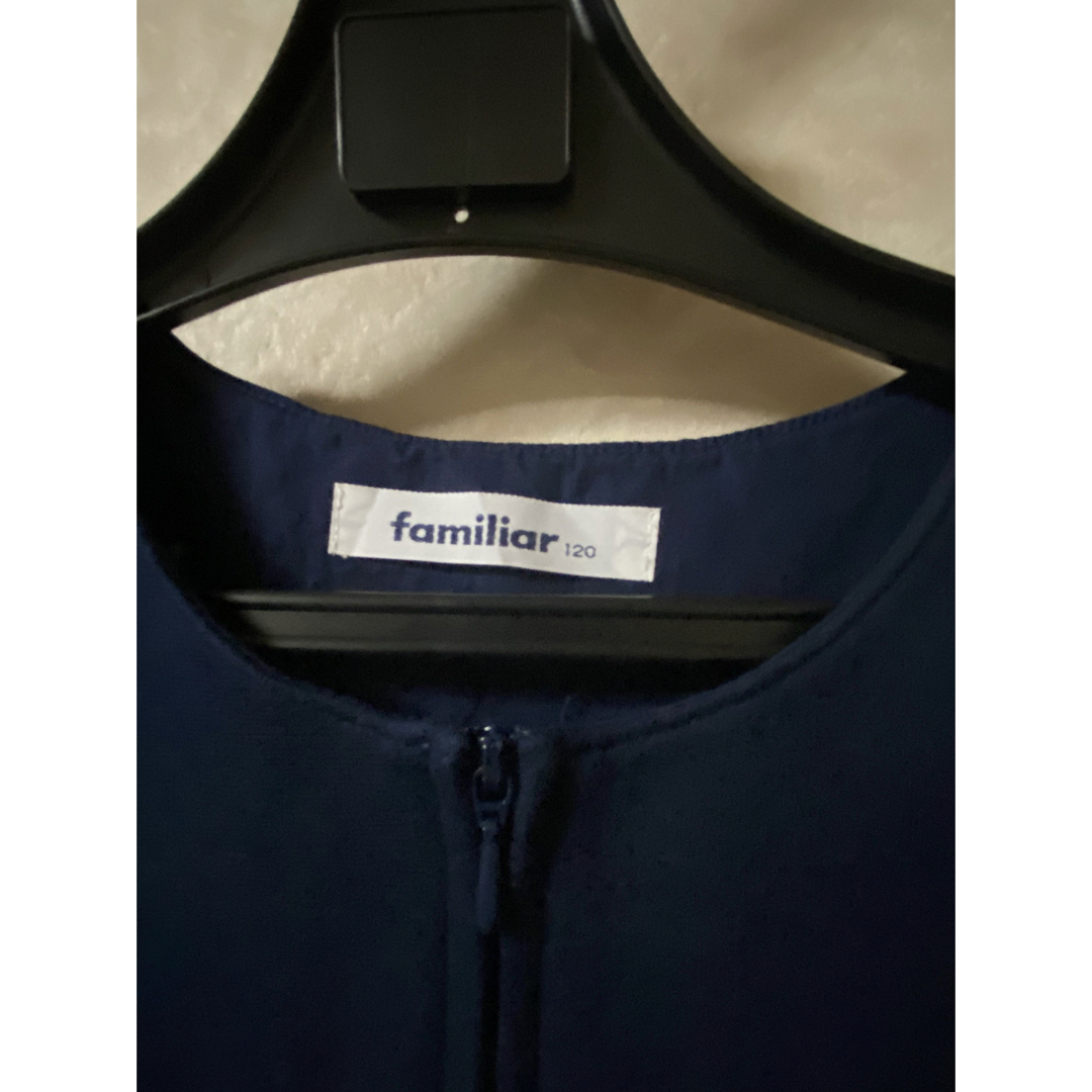 familiar(ファミリア)のファミリア　120  ジャンパースカート 紺 キッズ/ベビー/マタニティのキッズ服女の子用(90cm~)(ドレス/フォーマル)の商品写真