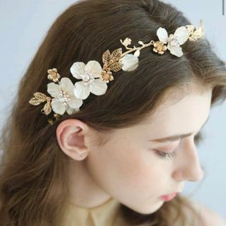 髪飾り　ヘッドドレス　ヘアアクセサリー　結婚式　成人式　卒業式　ゴールド　お花(ヘッドドレス/ドレス)