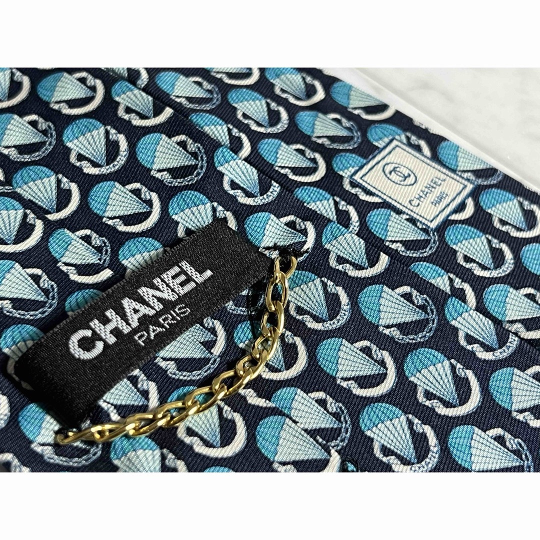 CHANEL(シャネル)のCHANEL ネイビー ブルー ゴールドチェーン ココマーク 気球 メンズのファッション小物(ネクタイ)の商品写真