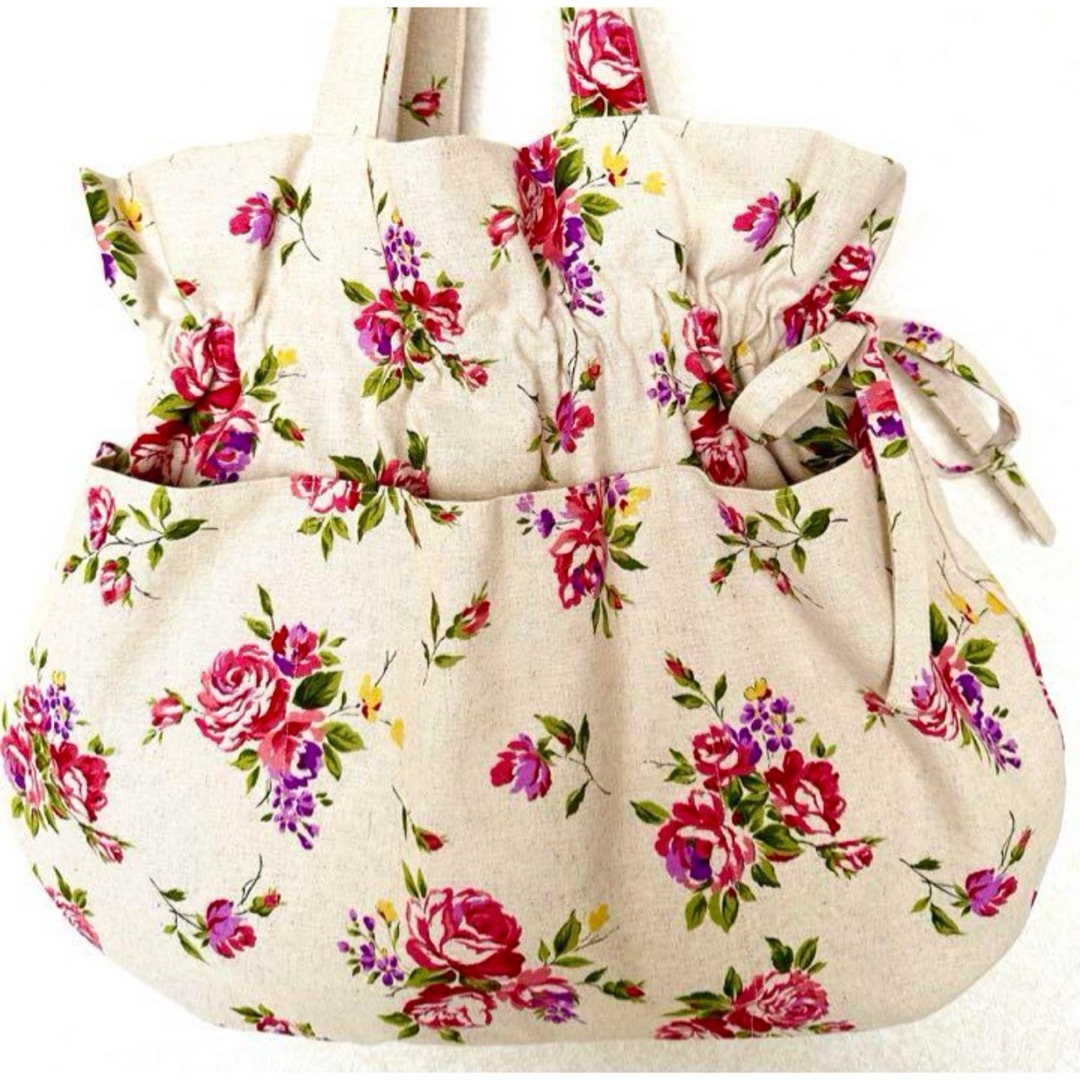 大きなポケット６つの大きめ肩かけバッグ(ピンク) ハンドメイドのファッション小物(バッグ)の商品写真