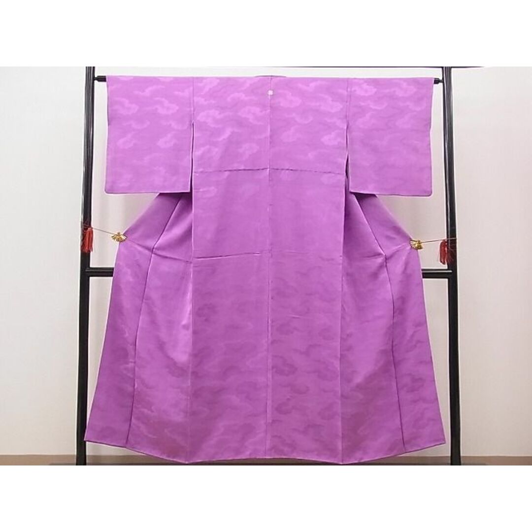 平和屋野田店■上質な色無地　雲重ね地紋　若紫色　逸品　n-sa4075 レディースの水着/浴衣(着物)の商品写真
