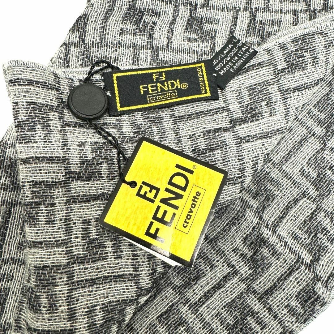 FENDI(フェンディ)のFENDI フェンディ ズッカ柄 FFロゴ マフラー ストール ロゴ ウール グレー メンズ レディース レディースのファッション小物(マフラー/ショール)の商品写真