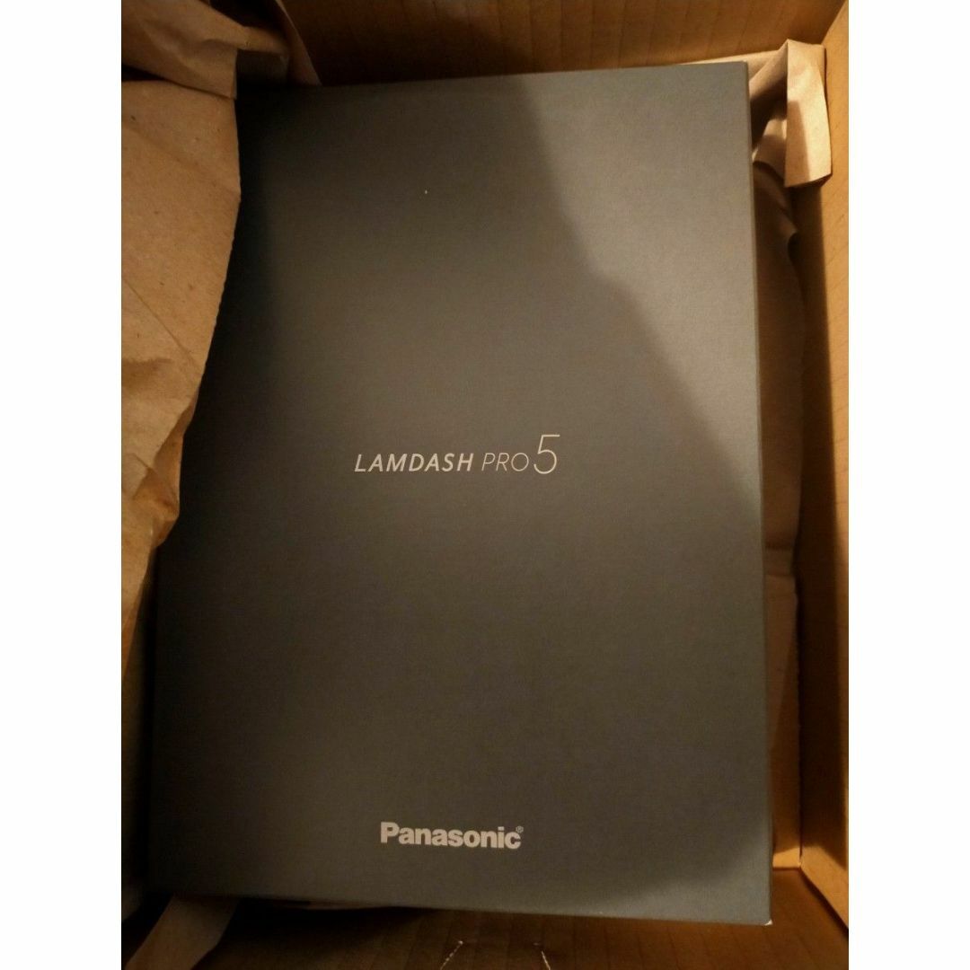 Panasonic(パナソニック)のパナソニック ES-LV5W-K ラムダッシュPRO 5枚刃 黒 スマホ/家電/カメラの美容/健康(メンズシェーバー)の商品写真