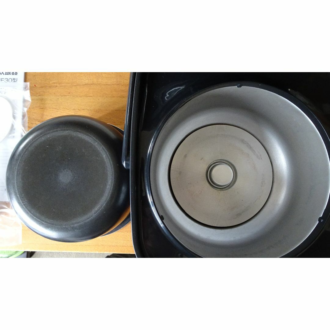アイリスオーヤマ(アイリスオーヤマ)のアイリスオーヤマ　ジャー炊飯器　3合　RC-ME30-B スマホ/家電/カメラの調理家電(炊飯器)の商品写真