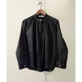 ジルサンダー(Jil Sander)のJIL SANDER ブラック ステッチシアーシャツ(シャツ/ブラウス(長袖/七分))