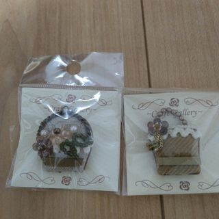 ハンドメイド素材　チャーム2個