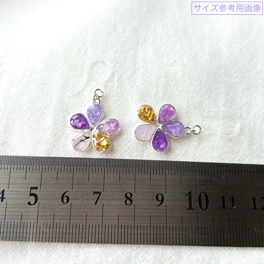 BTSイメージ ピアス 7025 (ジン)透明フック エンタメ/ホビーのタレントグッズ(アイドルグッズ)の商品写真