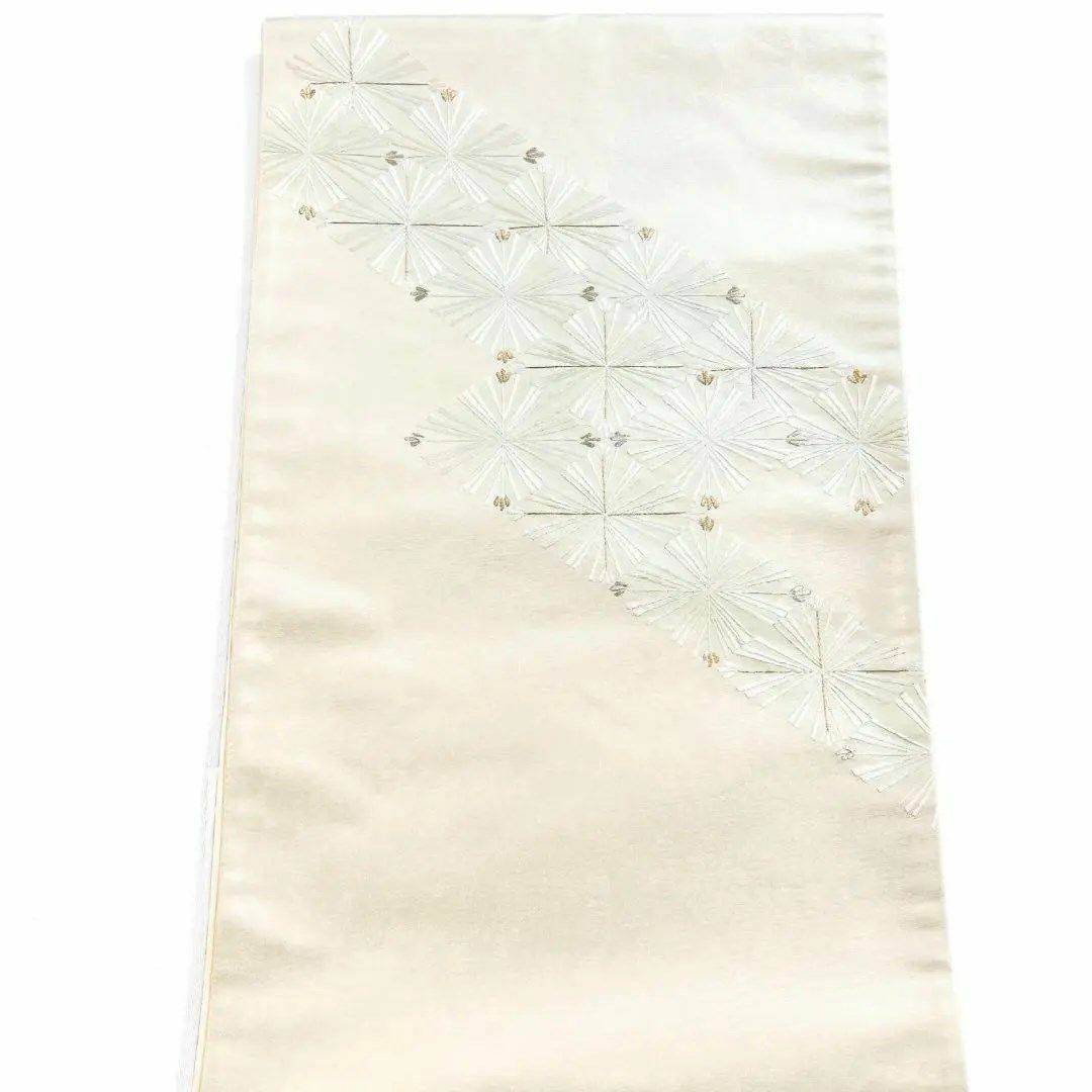刺繍　松菱　白地　袋帯　着物　025w レディースの水着/浴衣(その他)の商品写真