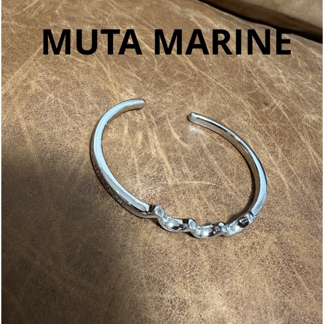 muta(ムータ)の【激レア】MUTA MARINE ムータマリンバングルシルバーロゴ メンズのアクセサリー(ブレスレット)の商品写真