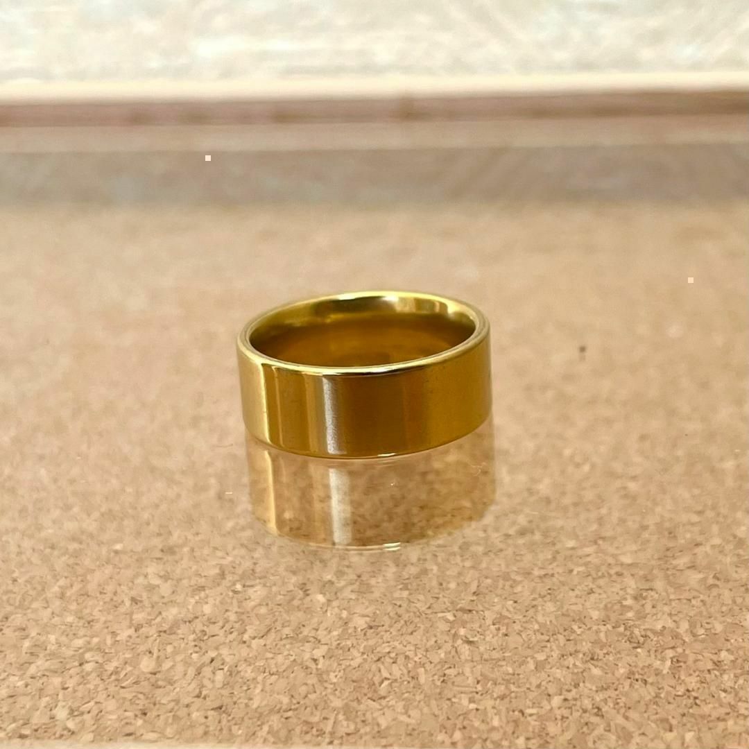 刻印無料◎8mm幅平打ちゴールドリング メンズのアクセサリー(リング(指輪))の商品写真