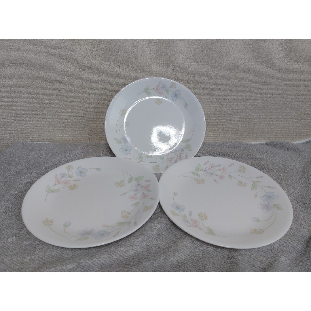 CORELLE(コレール)のコレール　2種6枚セット　淡い花柄&モーニングブルー インテリア/住まい/日用品のキッチン/食器(食器)の商品写真