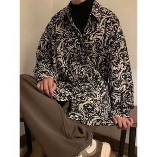 大人気！柄シャツ　黒　XLサイズ　韓国　個性的　メンズ(シャツ)