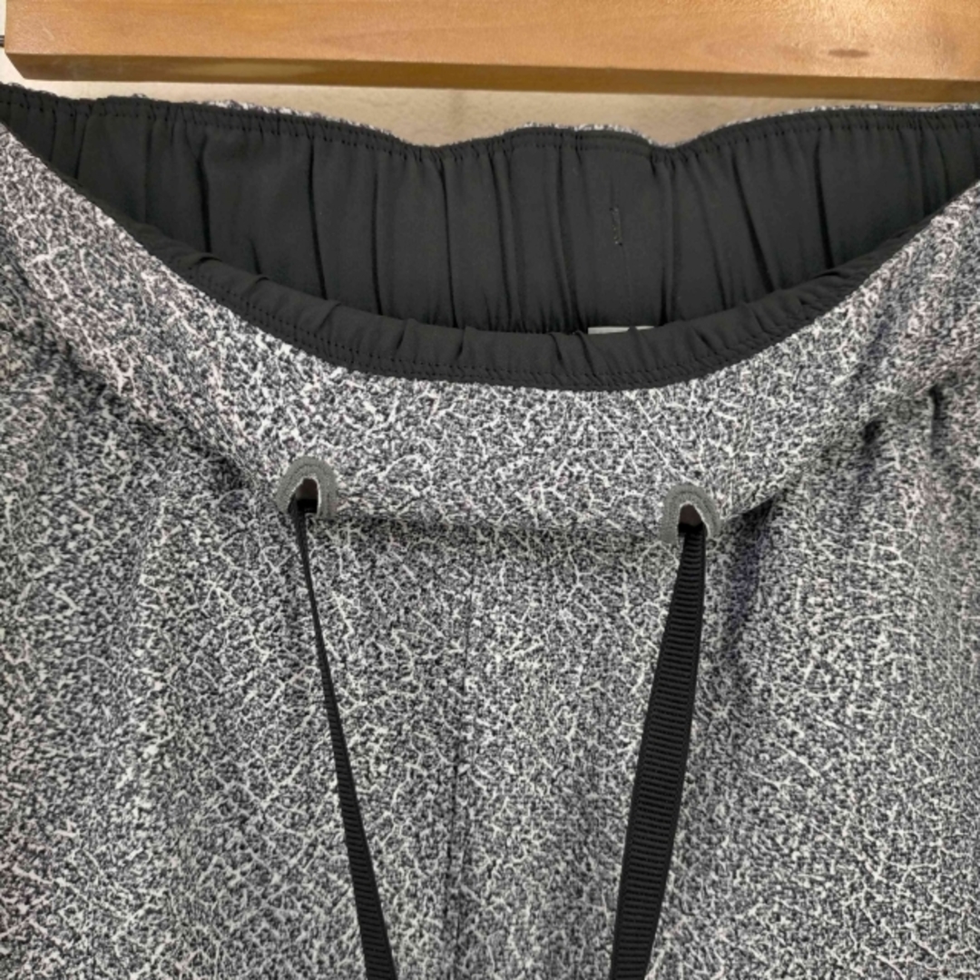 lululemon(ルルレモン)のlululemon(ルルレモン) 総柄 ショーツ ショートパンツ レディース レディースのパンツ(その他)の商品写真