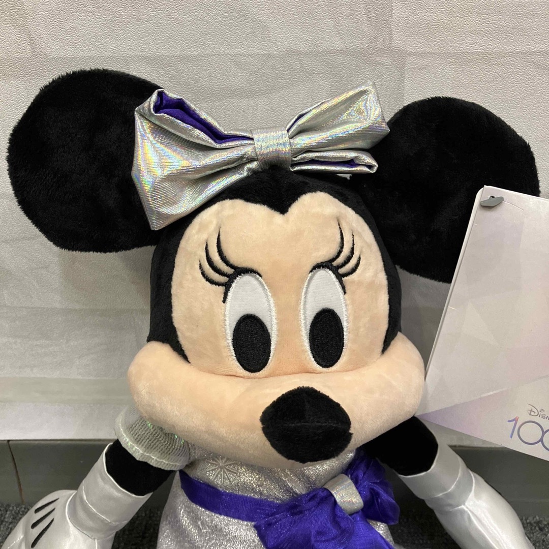 Disney(ディズニー)の新品 タグ付き Disney ディズニー 100th ミニーマウス ぬいぐるみ エンタメ/ホビーのおもちゃ/ぬいぐるみ(ぬいぐるみ)の商品写真