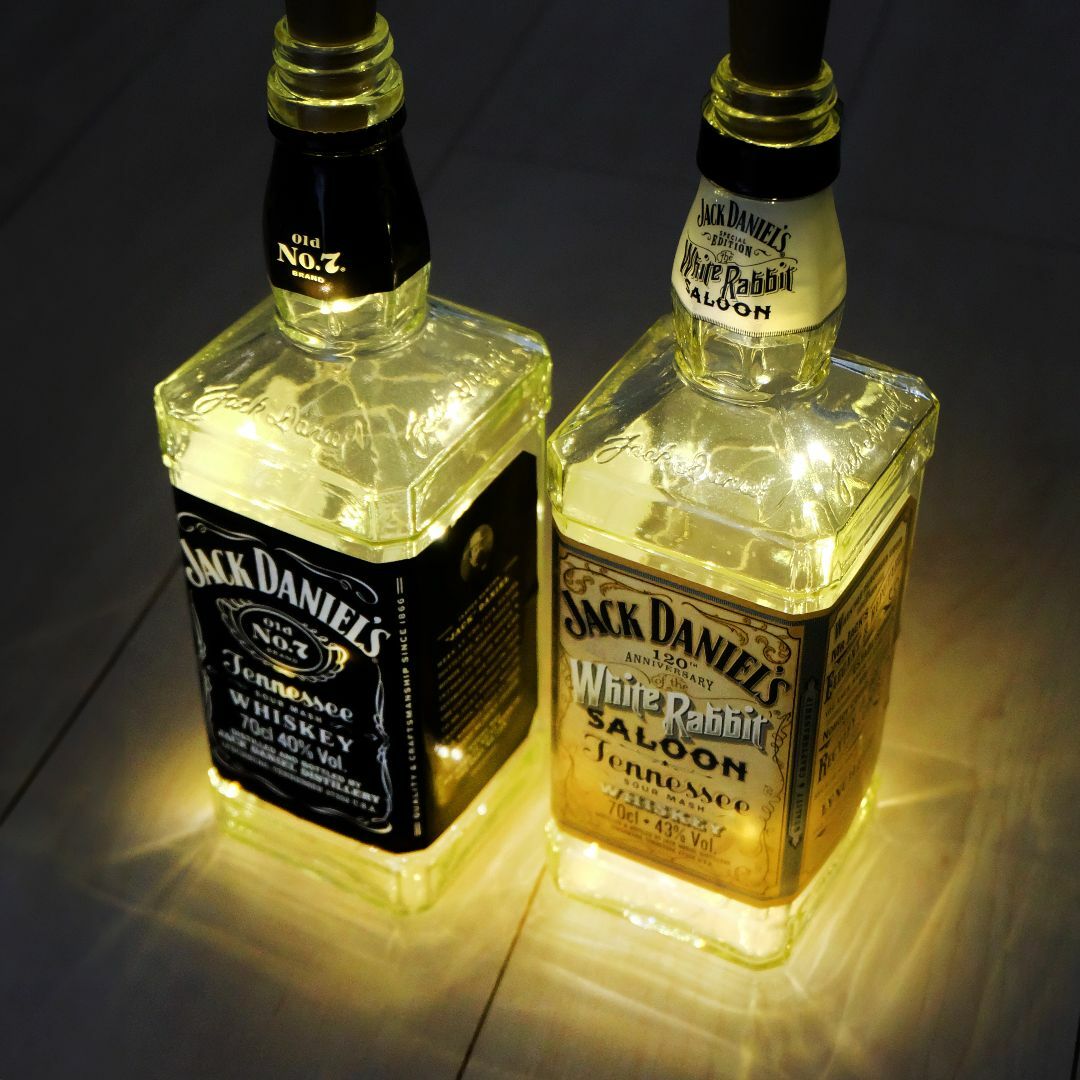 JACK DANIEL'S(ジャックダニエル)のJack Daniel'sボトル／LED照明2本 ハンドメイドのインテリア/家具(インテリア雑貨)の商品写真