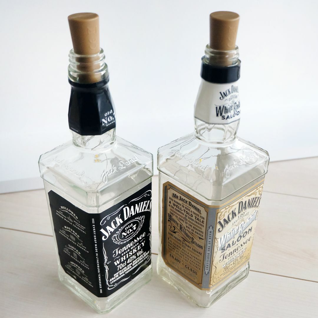 JACK DANIEL'S(ジャックダニエル)のJack Daniel'sボトル／LED照明2本 ハンドメイドのインテリア/家具(インテリア雑貨)の商品写真