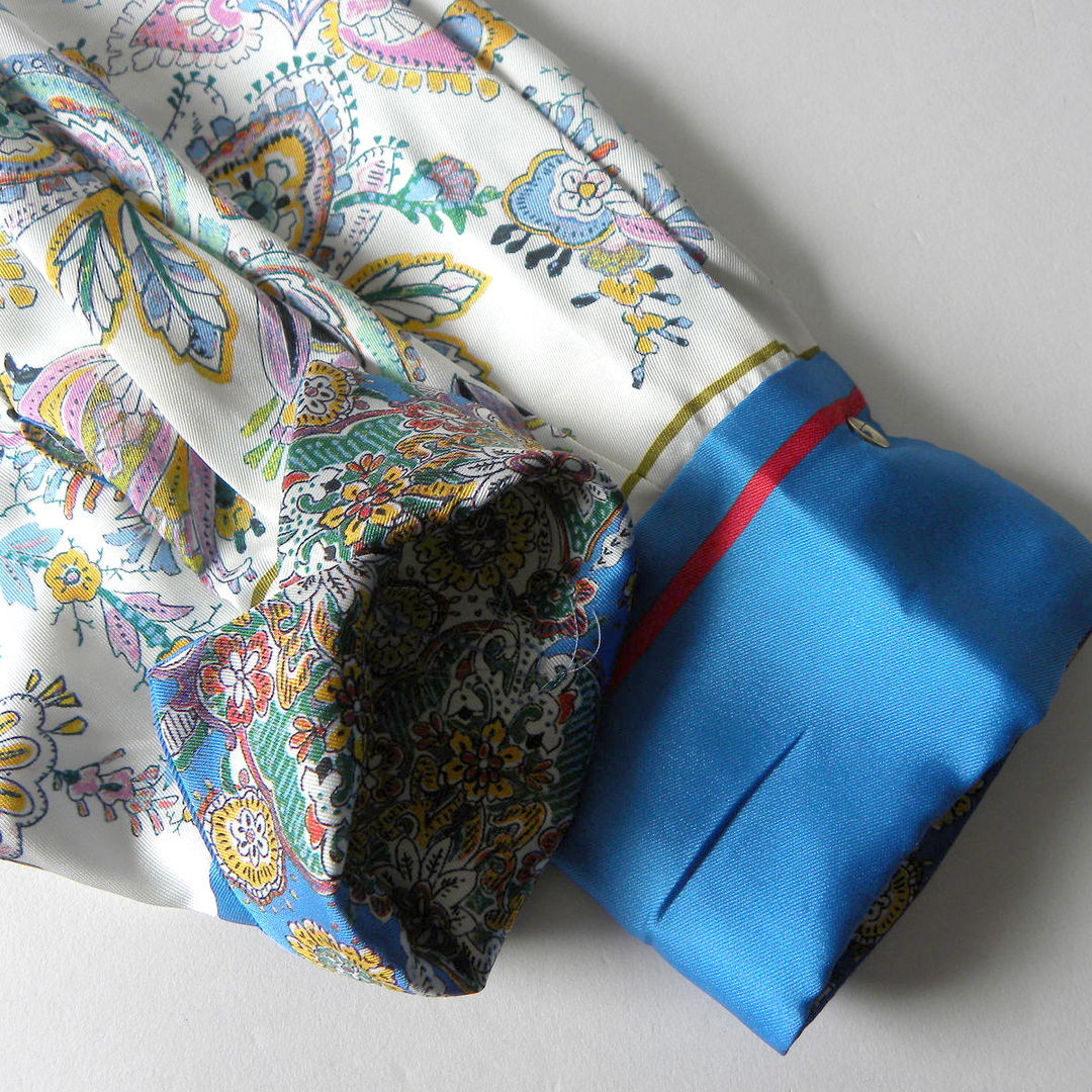 ZARA(ザラ)のザラ ヴィンテージスカーフ風ペイズリー柄サテンシャツ 長袖 羽織りにも レディースのトップス(シャツ/ブラウス(長袖/七分))の商品写真