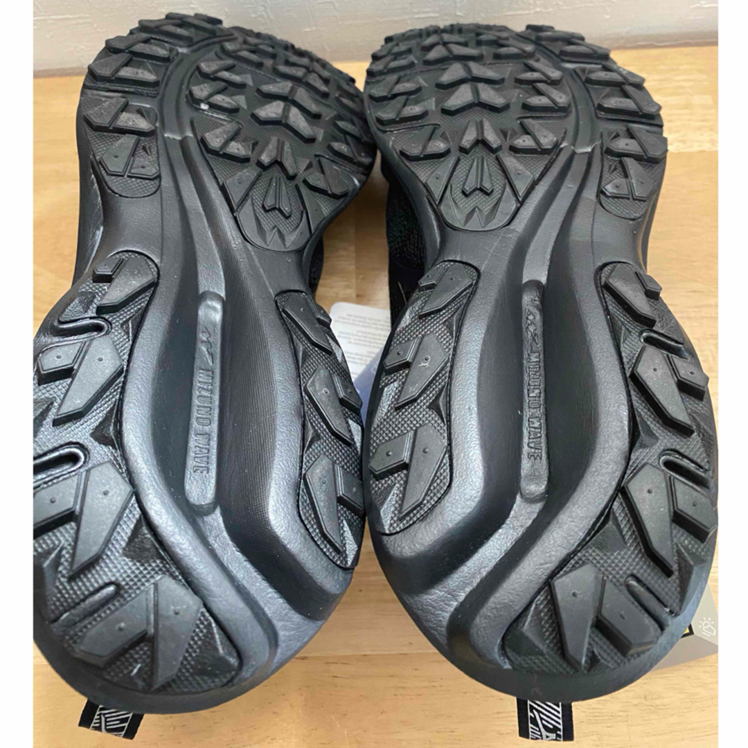 MIZUNO(ミズノ)の新品 ミズノ ゴアテックス 24.5cm 防水 撥水 GORE-TEX レディースの靴/シューズ(スニーカー)の商品写真