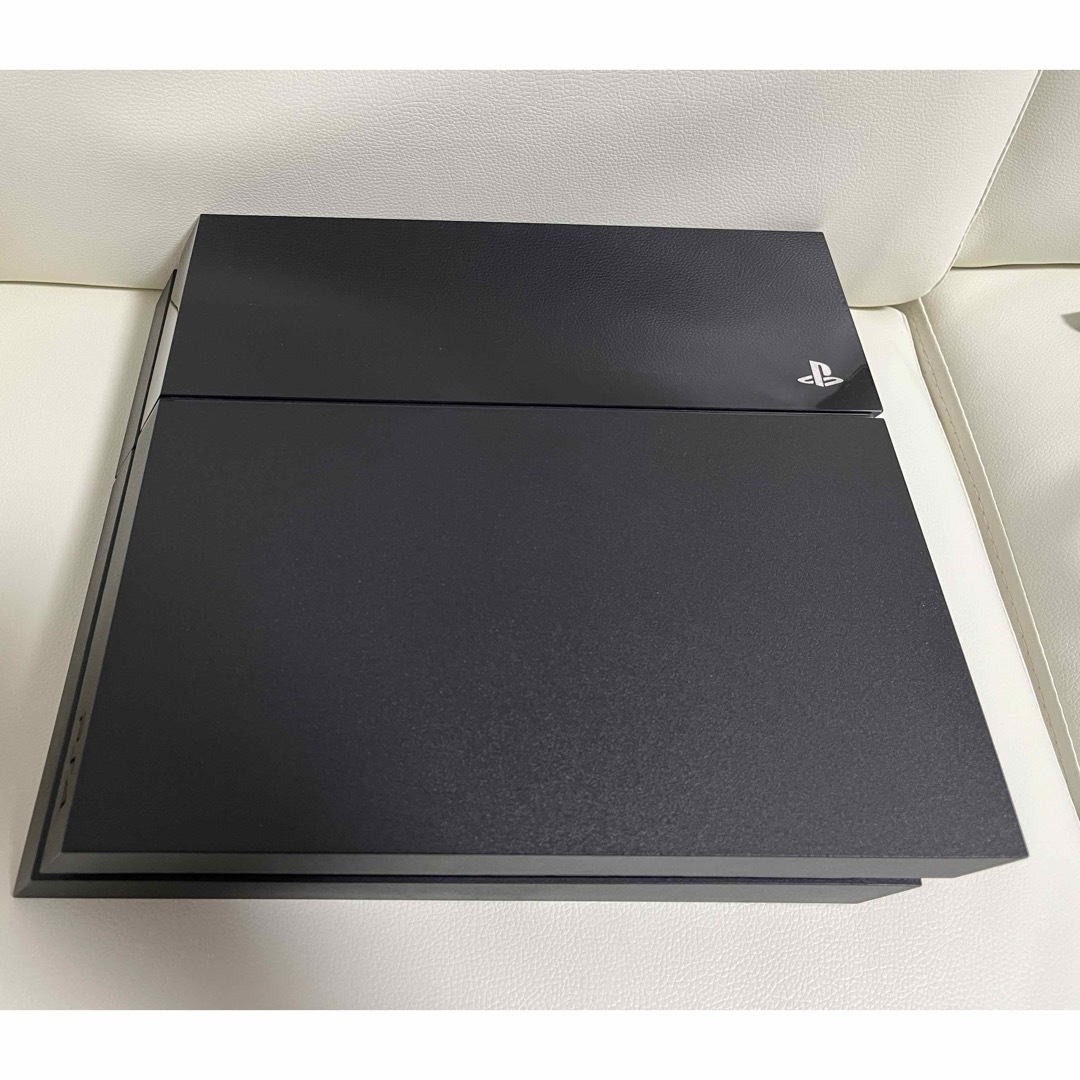 PlayStation4(プレイステーション4)のps4本体とコントローラー　他ソフト エンタメ/ホビーのゲームソフト/ゲーム機本体(家庭用ゲーム機本体)の商品写真