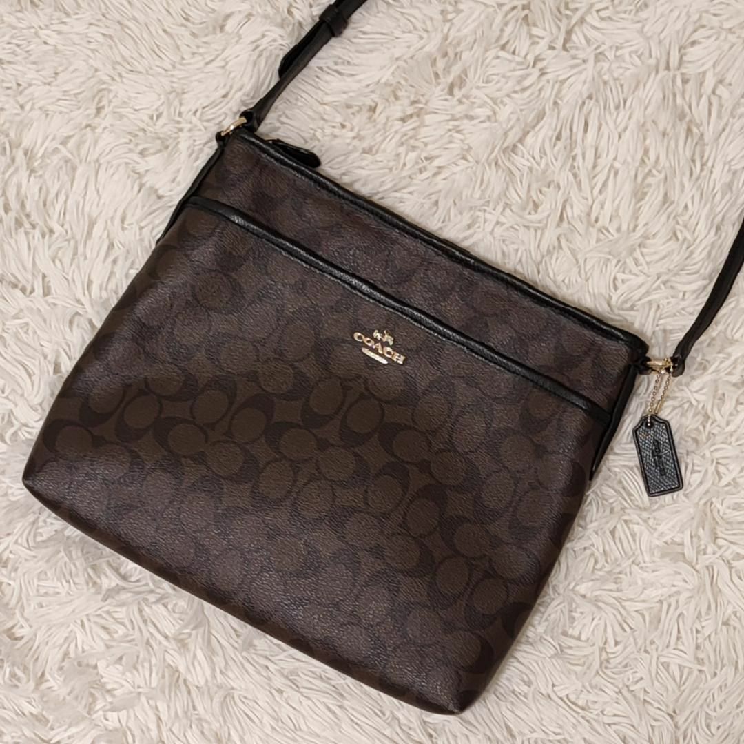 COACH(コーチ)のCOACH　コーチ　ショルダーバッグ　F34938　シグネチャー レディースのバッグ(ショルダーバッグ)の商品写真