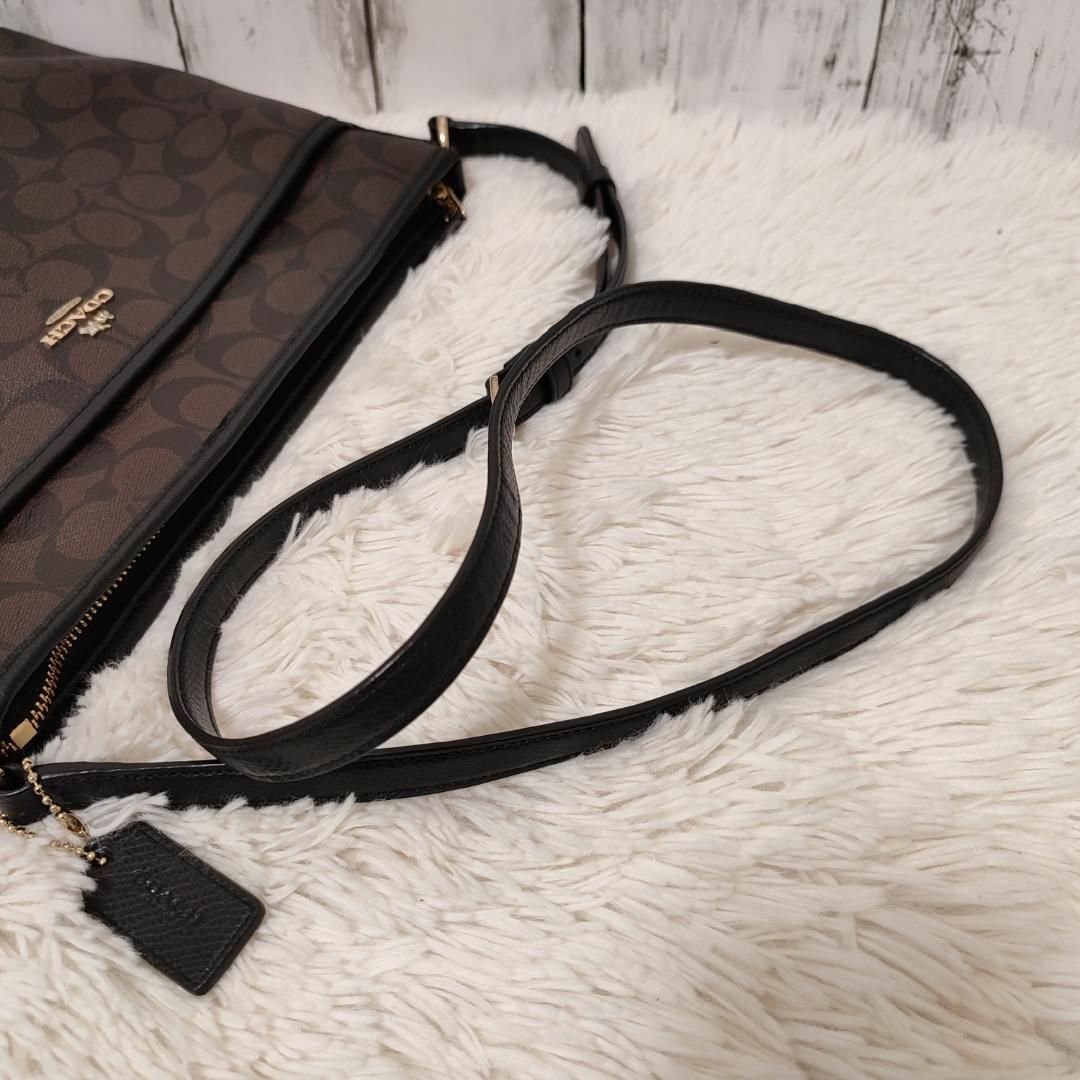 COACH(コーチ)のCOACH　コーチ　ショルダーバッグ　F34938　シグネチャー レディースのバッグ(ショルダーバッグ)の商品写真